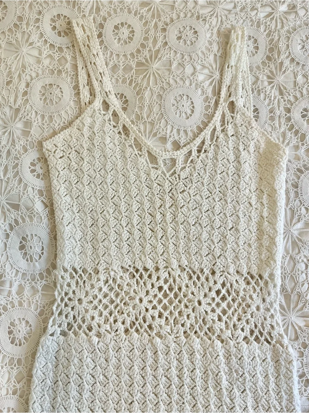 Vintage handmade white crochet sleeveless dress - Picture 2 of 7